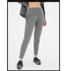 Gapfit slim straight grey joggers